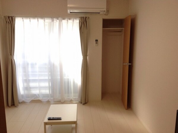 収納(バルコニー付きのお部屋です♪)