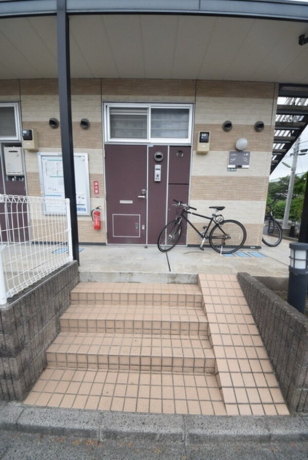 エントランス(★お洒落なエントランスです★)