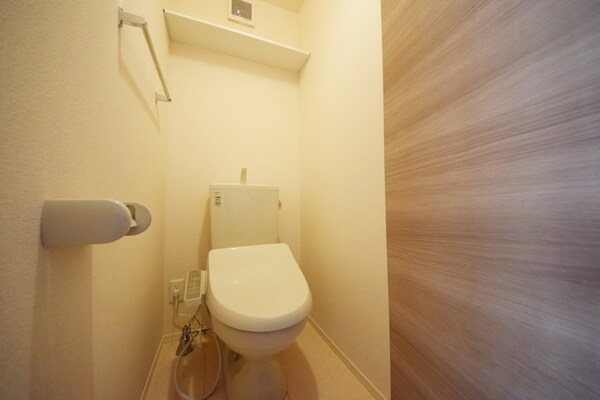 トイレ(★嬉しい設備のシャワートイレ付★)