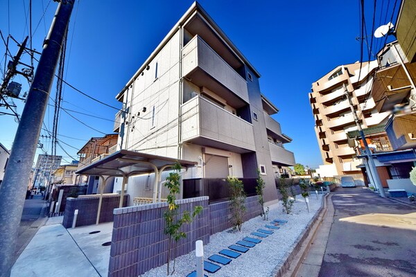 外観(★調布駅徒歩５分・オートロック付アパートです★)