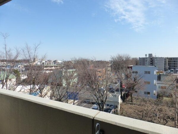 バルコニー(バルコニーからの眺望です)