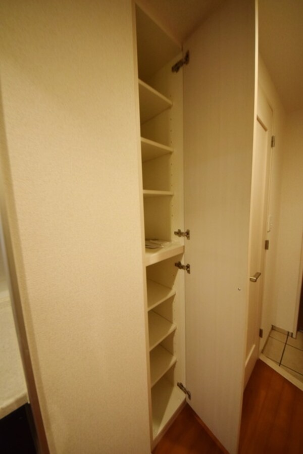 設備(シューズボックス)