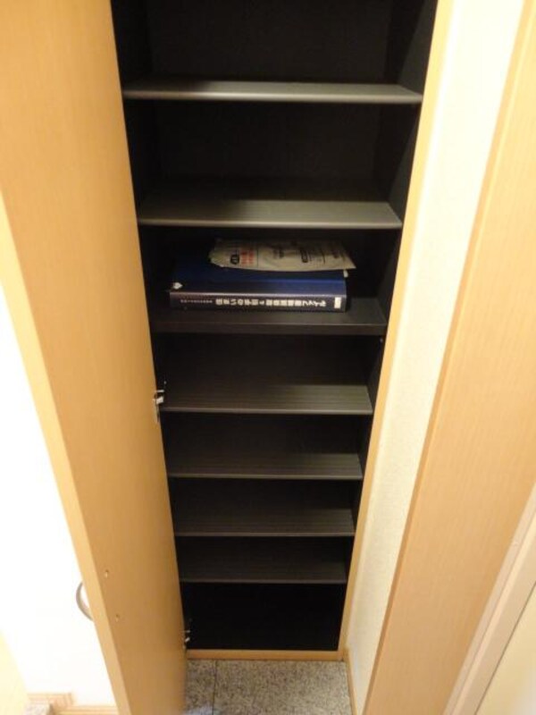 玄関(★お部屋探しはタウンハウジング千歳烏山店へ★)