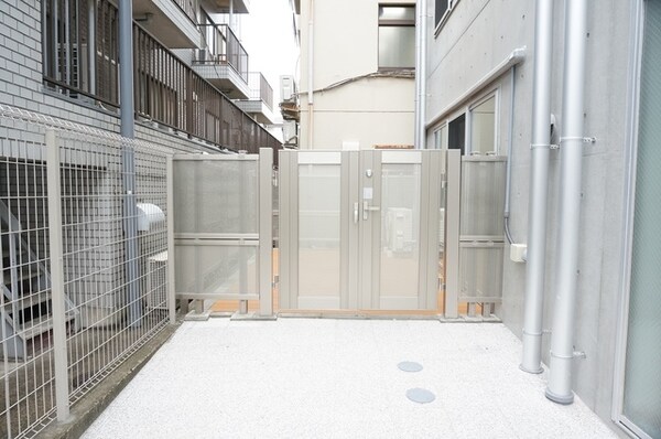 エントランス(専用庭門扉)
