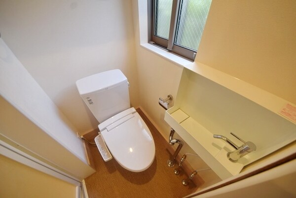 トイレ(★温水洗浄便座付きのトイレです★)