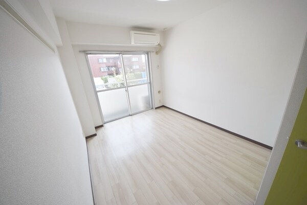 リビング・居室(★キレイなフローリングの洋室です★)