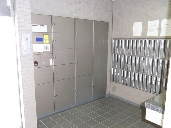 エントランス(★宅配ＢＯＸ・集合ポスト★)