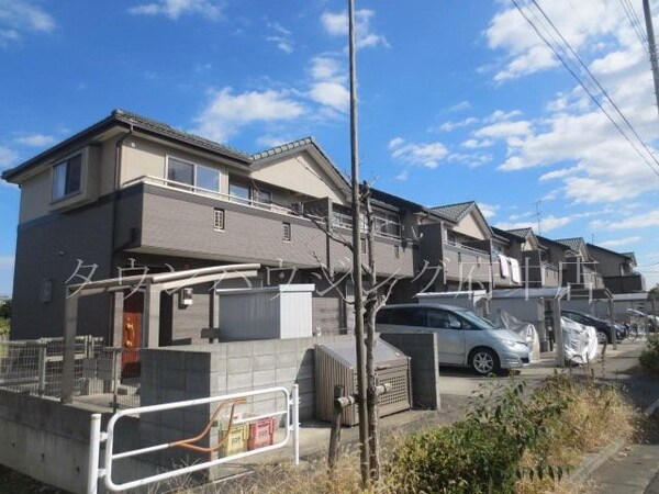 外観(タウンハウジング府中店まで)