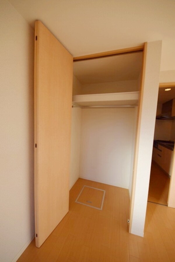 収納(★クローゼットに荷物がたっぷり入ります★)