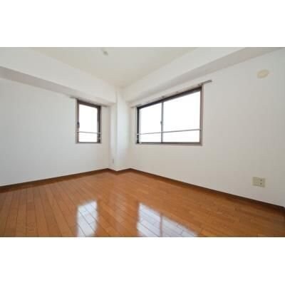 物件内観写真3　(★洋室５．７帖★)