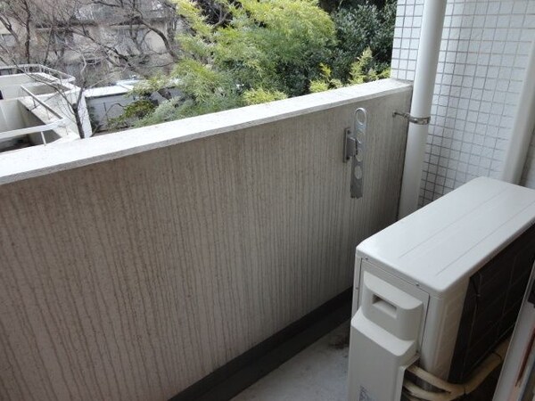 バルコニー(広いバルコニーが開放的)
