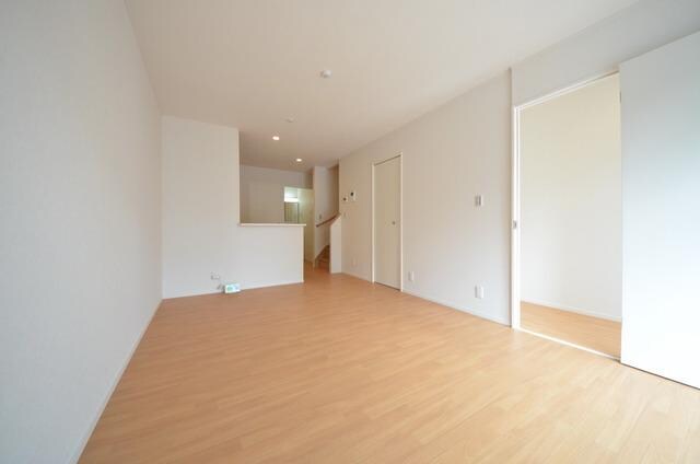 物件内観写真5　(☆13.1帖のリビング☆)