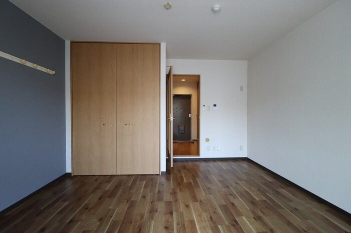 物件内観写真2　(リビング/居室)