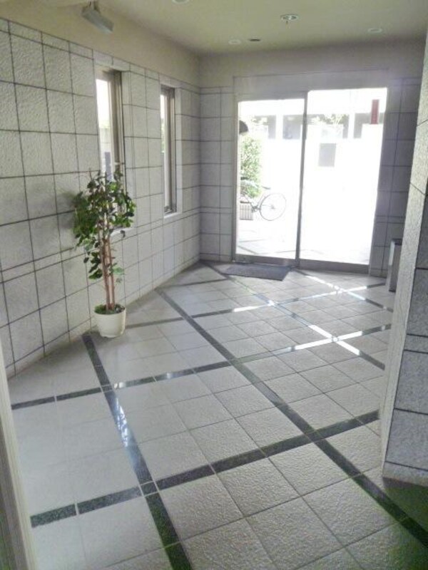 エントランス(★マンションロビーです★)