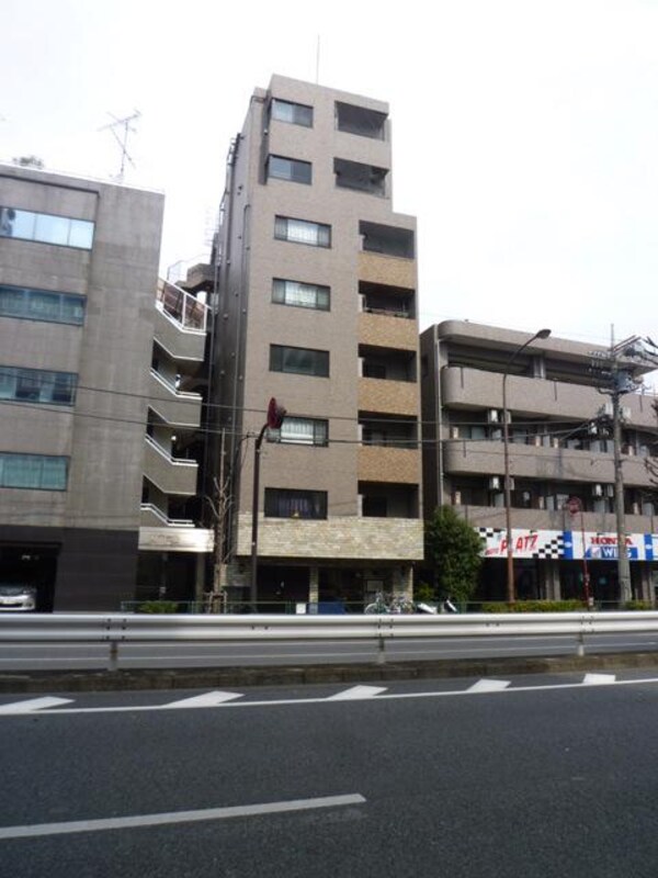 外観(★目の前道路で日当良好★)