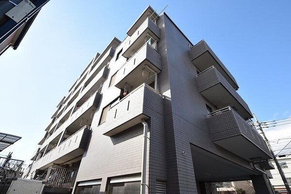 外観(１階はバーミヤンです)