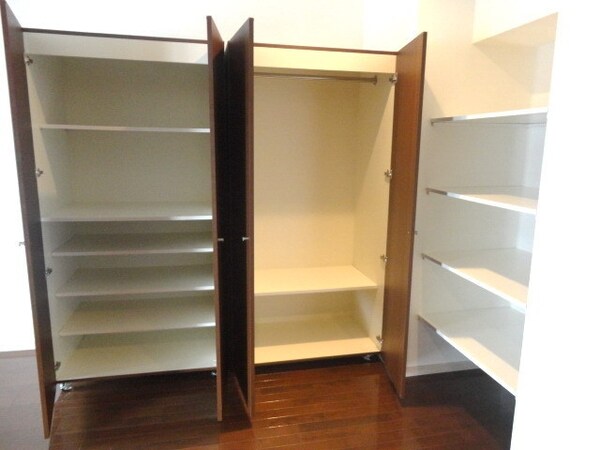 設備(※別号室参照★可動式の収納★別の部屋にも移せます★)