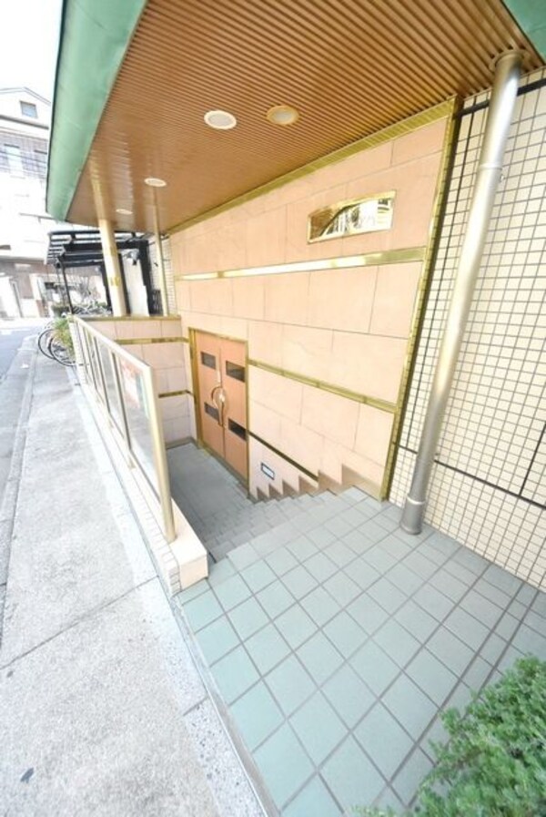 エントランス(外観・共用部分)