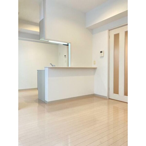 リビング・居室(★２０１０年完成・お洒落な外観タイル貼りです★)