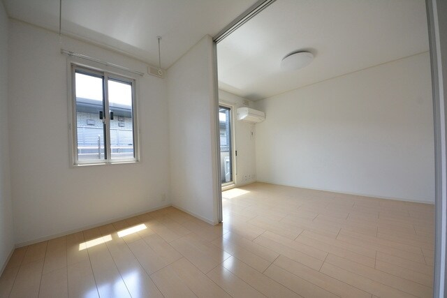 物件内観写真11　(居室)