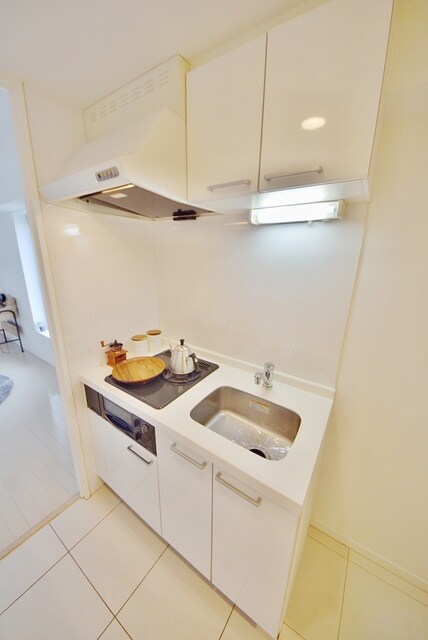 物件内観写真3　(★2口コンロのキッチンです★)