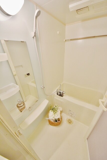 物件内観写真4　(★すっきりきれいなバスルームです★)