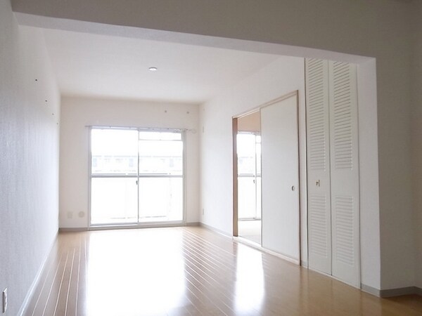 リビング・居室(★広いリビング・床フローリング★)