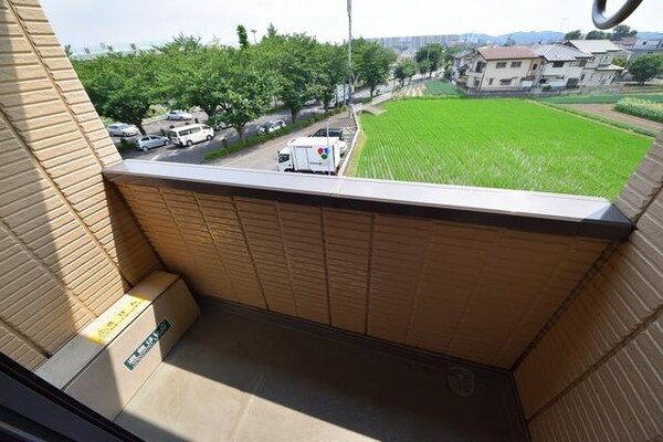 バルコニー(★南向きのバルコニーで洗濯物がよく乾きます★)