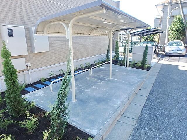 物件内観写真12　(★屋根付き駐輪場★)