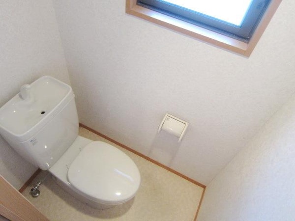 トイレ(★窓付きのトイレです。★)