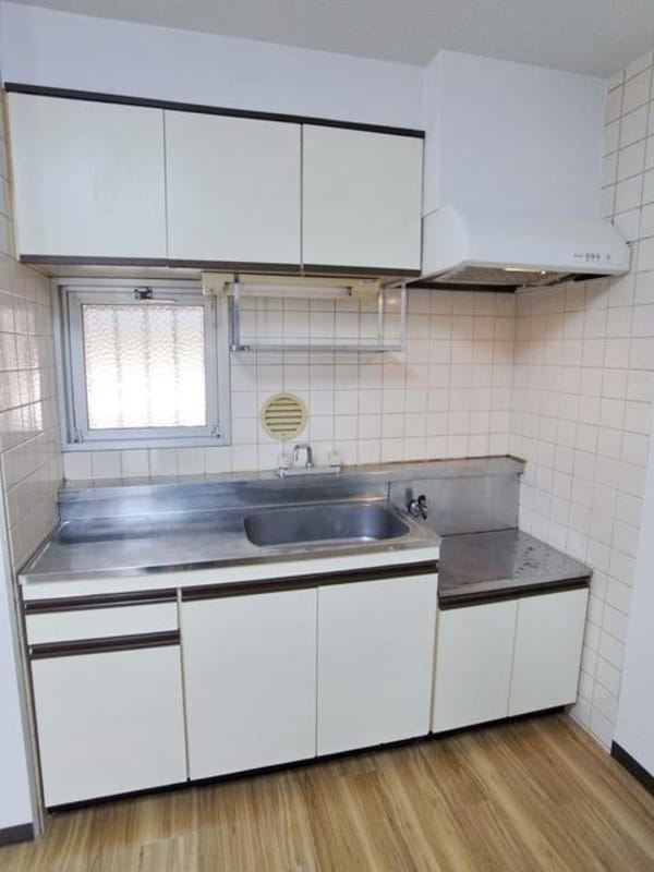 キッチン(窓もあるので快適です☆)