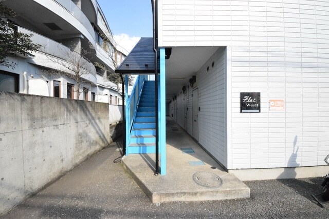 物件内観写真4　(外観・共用部分)