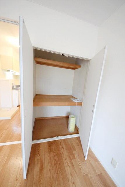 物件内観写真27　(★上下に収納ございます★)