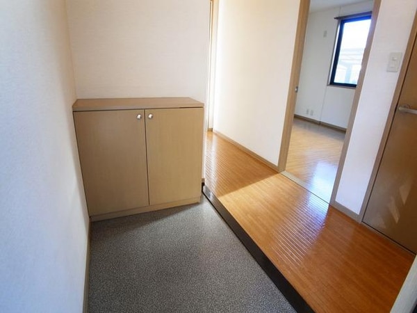 玄関(＊同じ間取りの別のお部屋のイメージです)