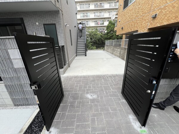 エントランス(庭)