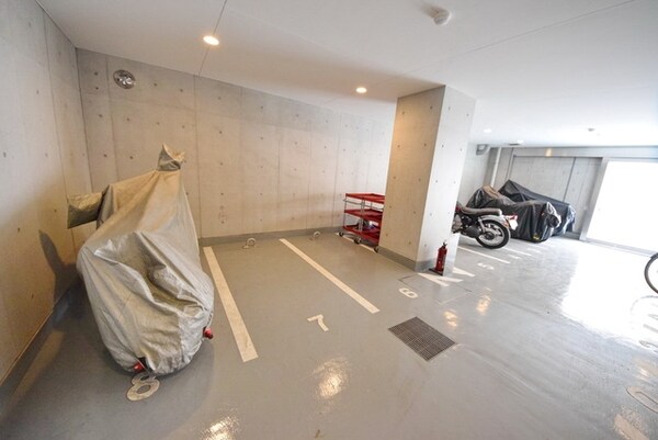 共有部分(♪屋内バイク駐車場あり、大型も駐車できます♪)