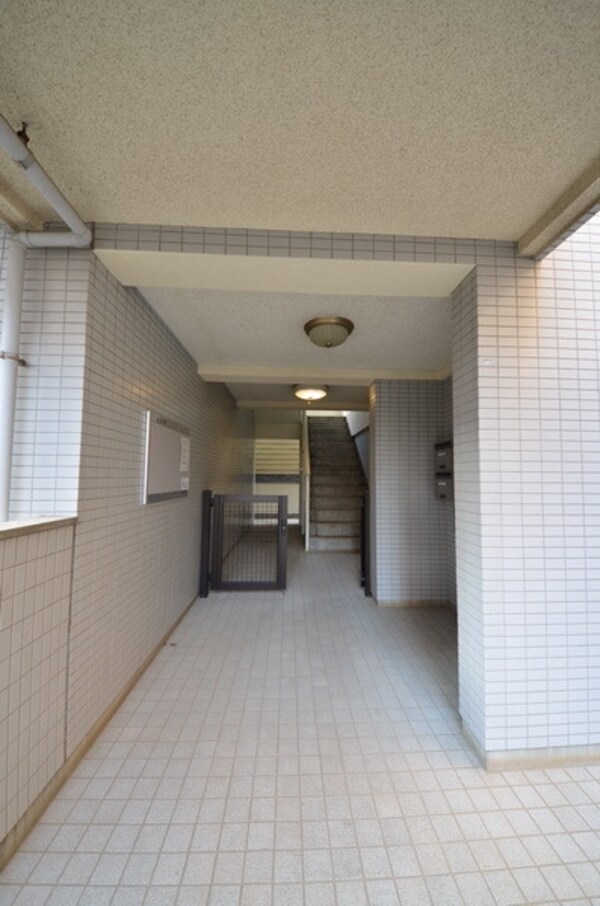 玄関(外観・共用部分)