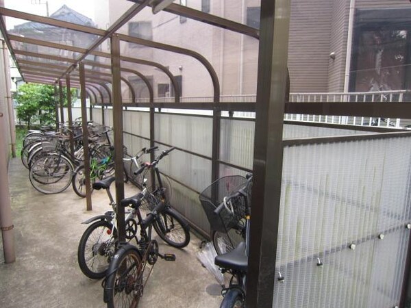 共有部分(★屋根付き駐輪場で愛車を雨から守れます★)
