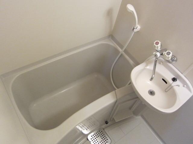 物件内観写真6　(バストイレ別です)