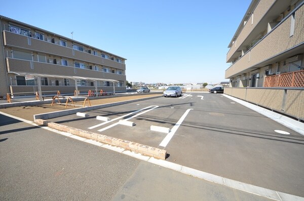 駐車場(♪敷地内駐車場♪)