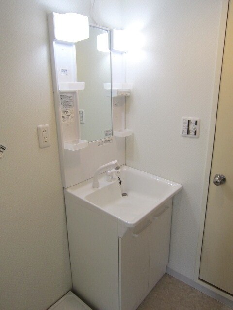 物件内観写真7　(★独立洗面台です★)