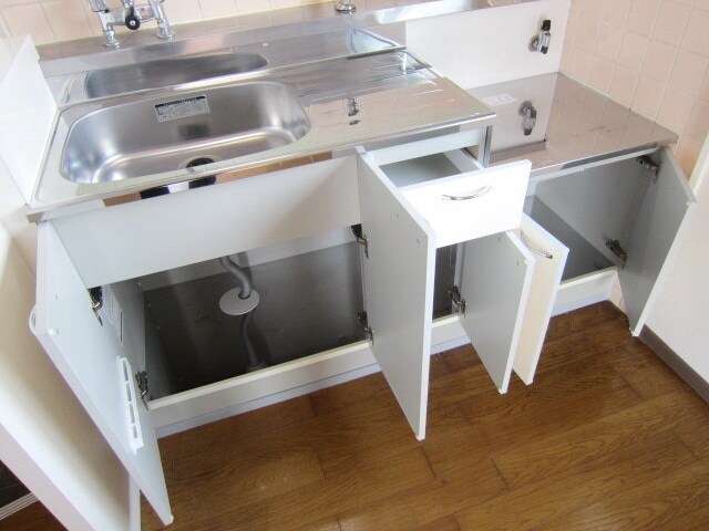物件内観写真13　(★キッチン下部収納です★)