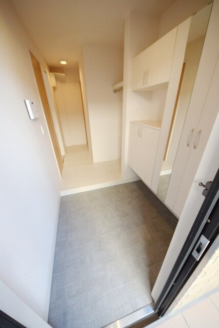 物件内観写真10　(★ひろーーーい玄関です★)
