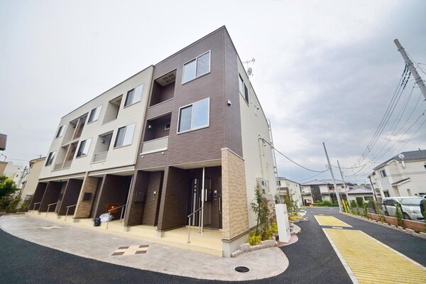エントランス(タウンハウジング府中店まで)