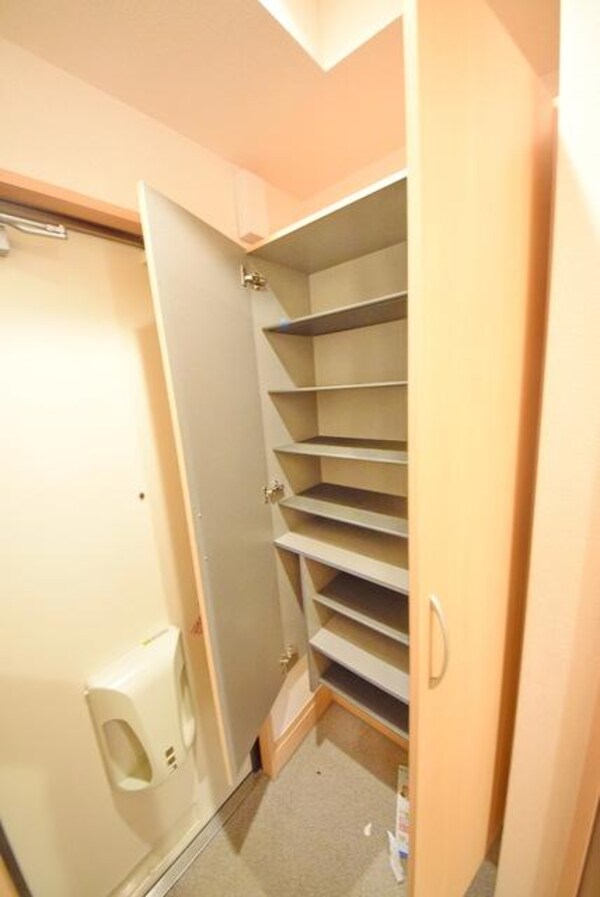 設備(★シューズＢＯＸ★)