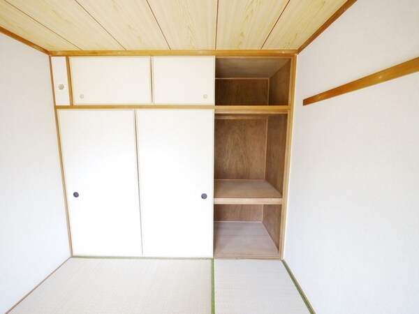 収納(押入れです♪)