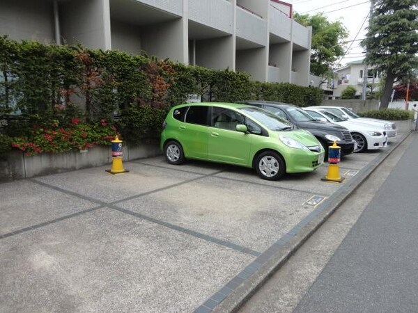 共有部分(敷地内駐車場)