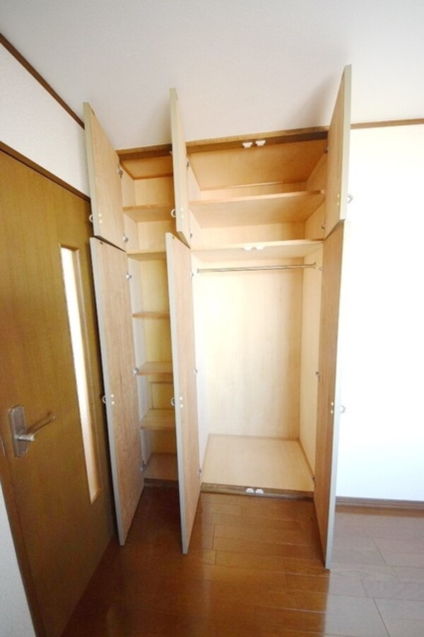 収納(※写真は別部屋です。)