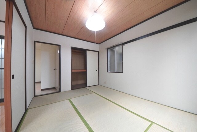 物件内観写真2　(★居室★)