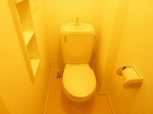 トイレ(清潔感あふれるトイレです)